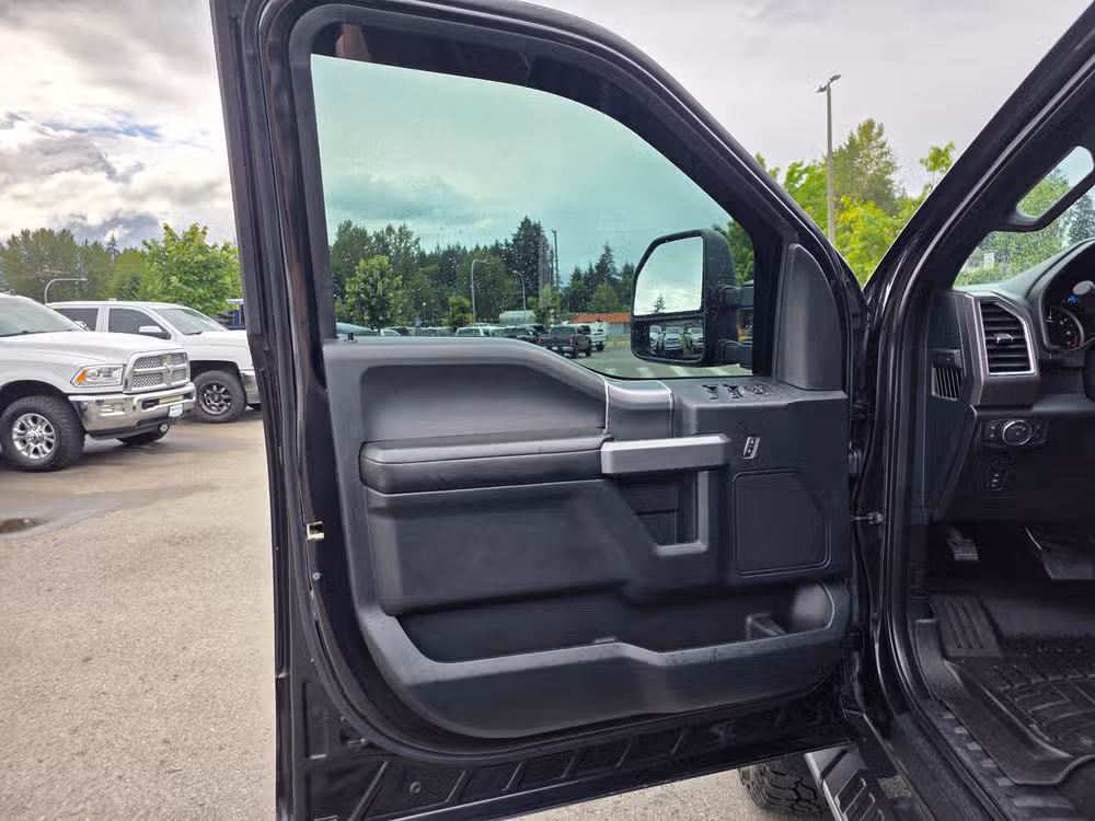 2015 Ford F-150 XLT SuperCrew Image 22