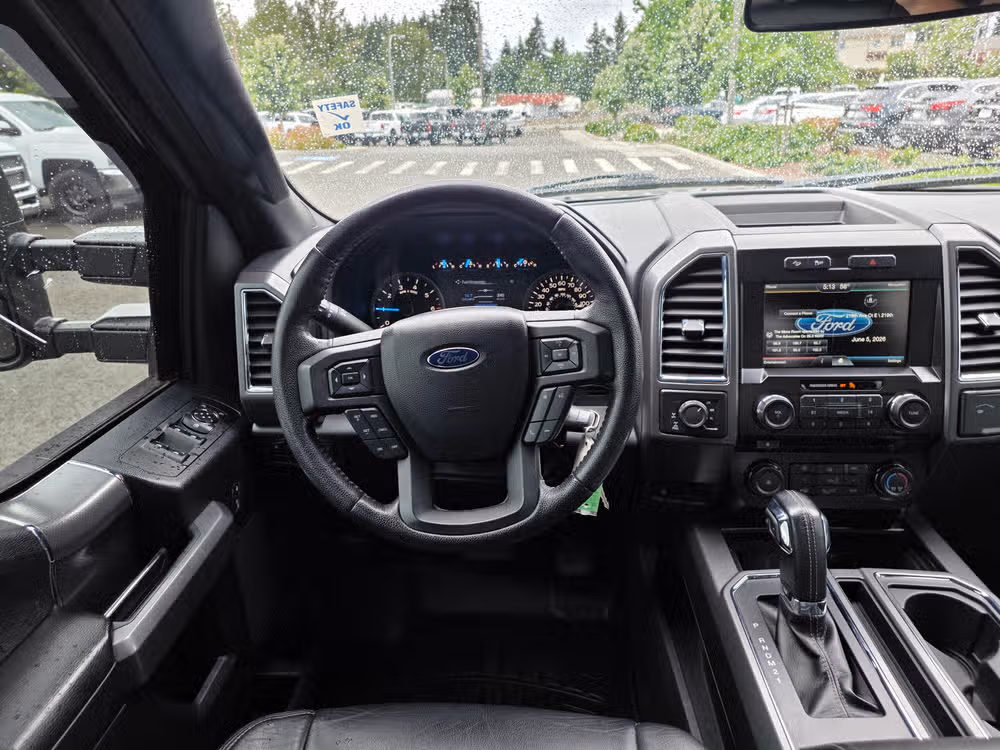 2015 Ford F-150 XLT SuperCrew Image 12