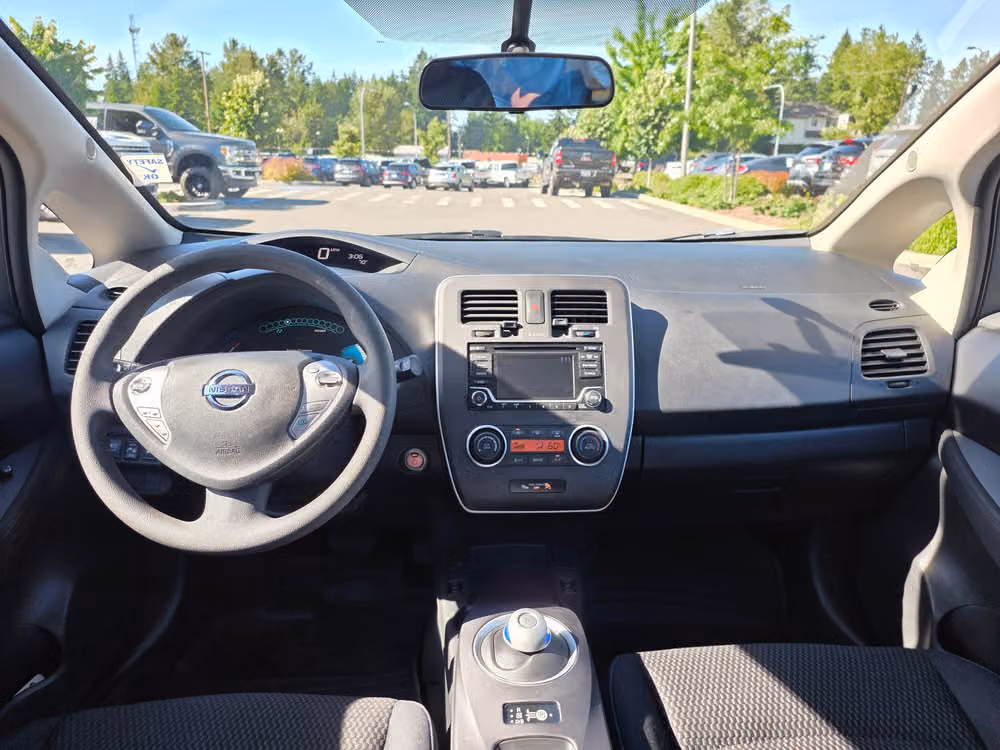 2017 Nissan LEAF S Image 10