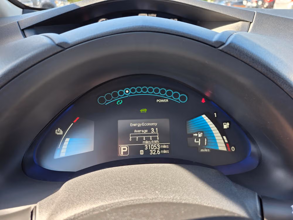2017 Nissan LEAF S Image 12