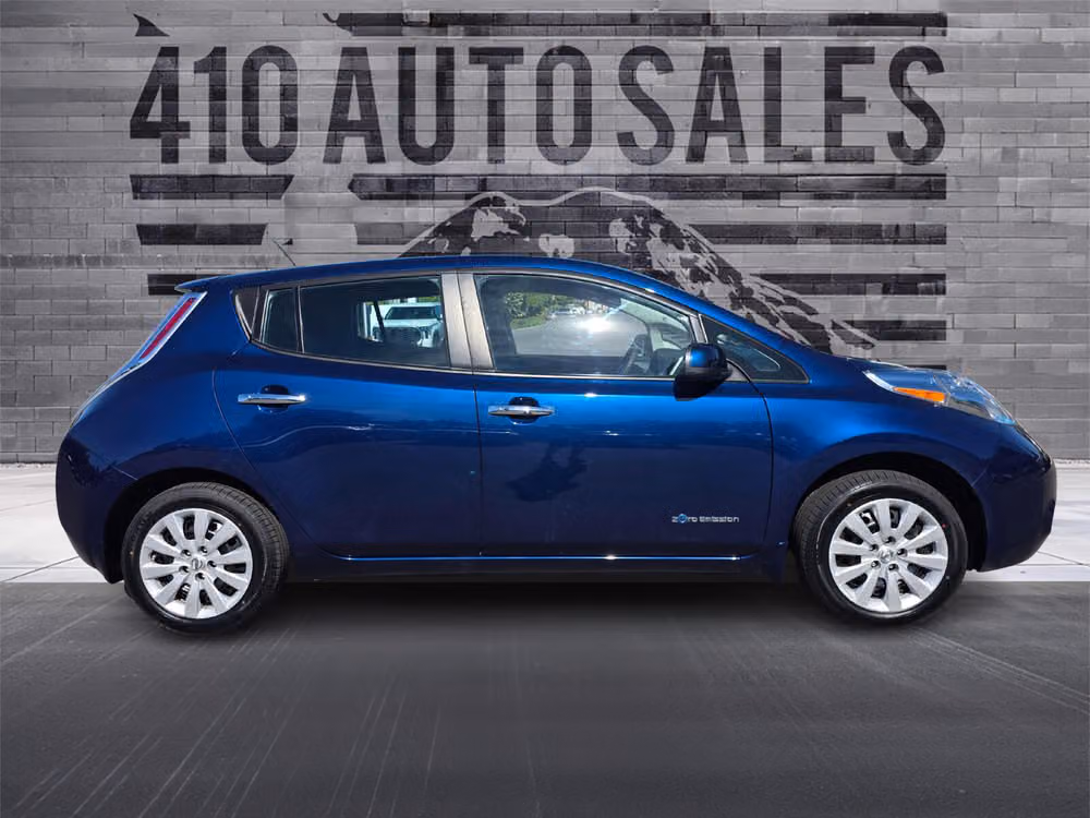 2017 Nissan LEAF S Image 2