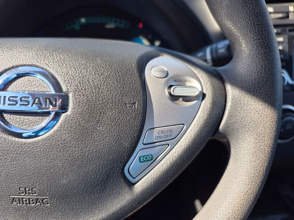 2017 Nissan LEAF S Image 19