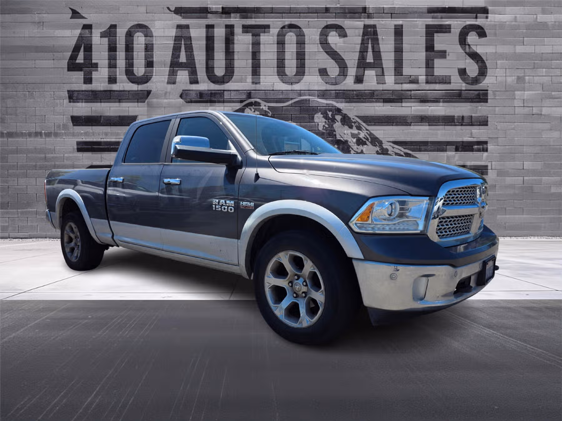 2014 Ram 1500 Laramie Crew Cab Image 1