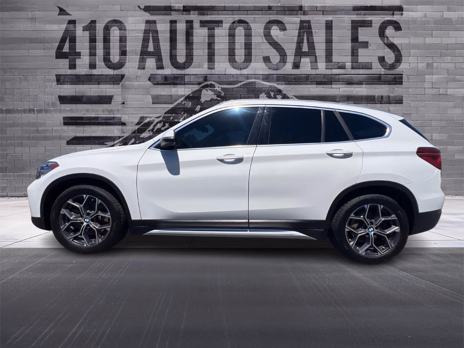 2020 BMW X1 xDrive28i Upper Image 1