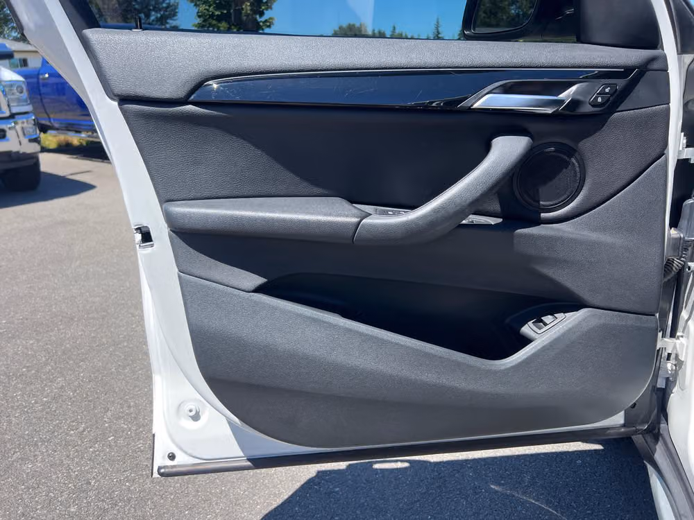 2020 BMW X1 xDrive28i Image 23