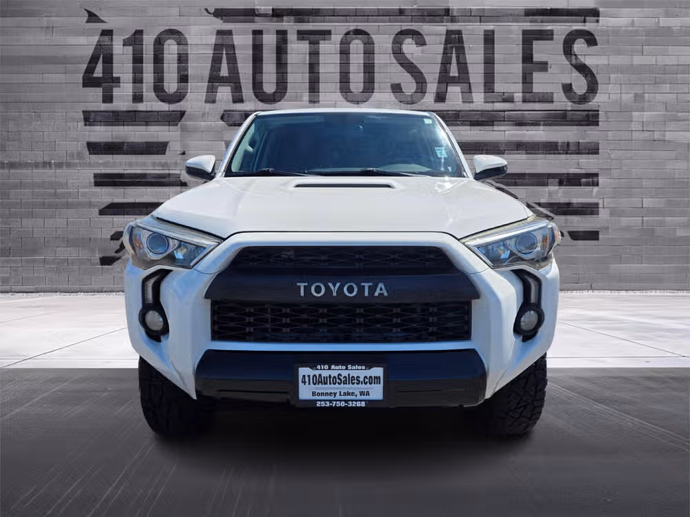 2018 Toyota 4Runner TRD Off-Road Lower Image 3