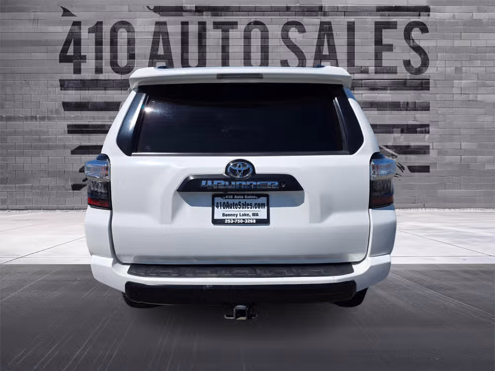 2018 Toyota 4Runner TRD Off-Road Lower Image 2