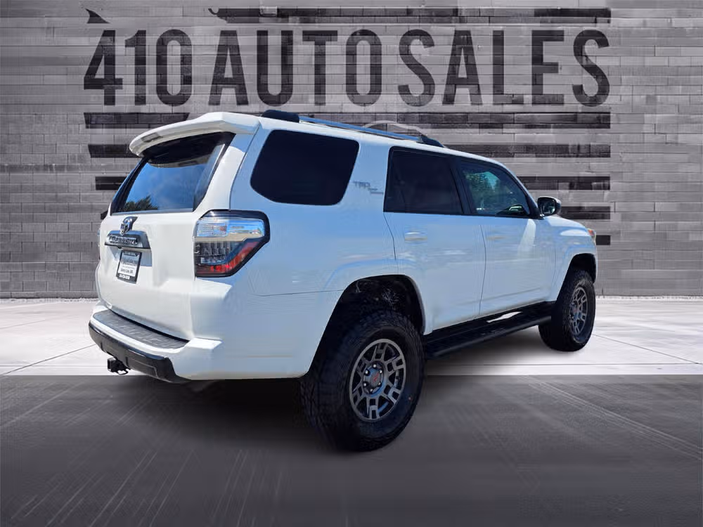 2018 Toyota 4Runner TRD Off-Road Image 3
