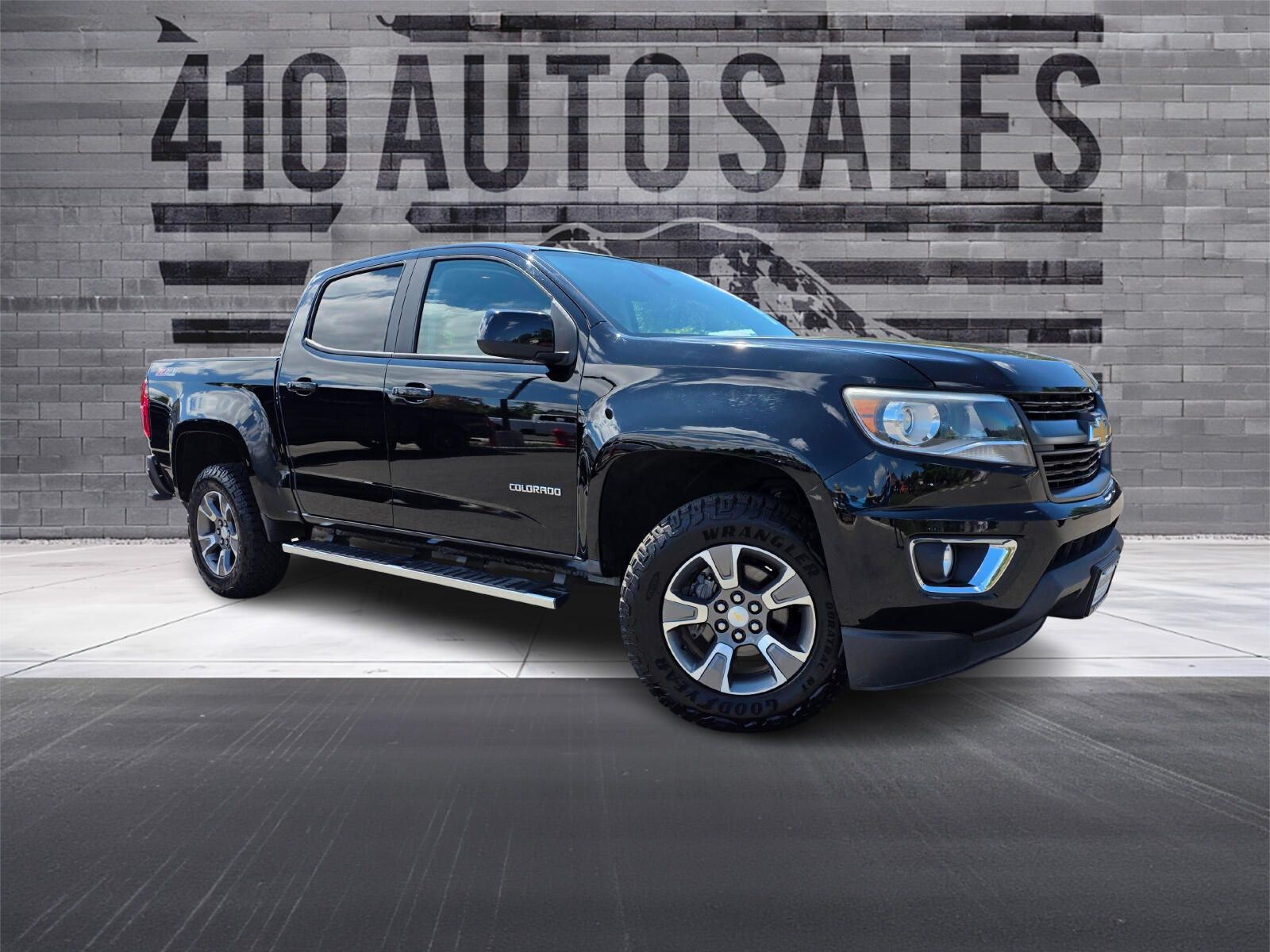 Black 2015 Chevrolet Colorado Pickup Truck Four-Wheel Drive Automatic