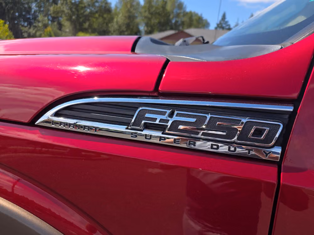 2015 Ford F-250 Super Duty Lariat Crew Cab Image 10