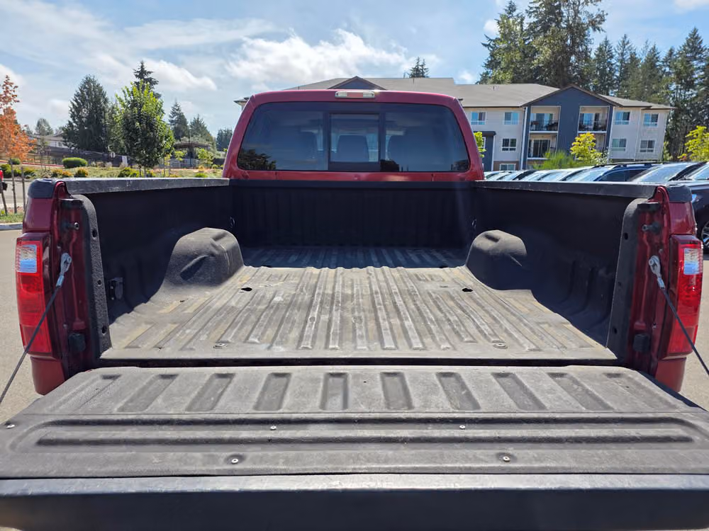 2015 Ford F-250 Super Duty Lariat Crew Cab Image 11