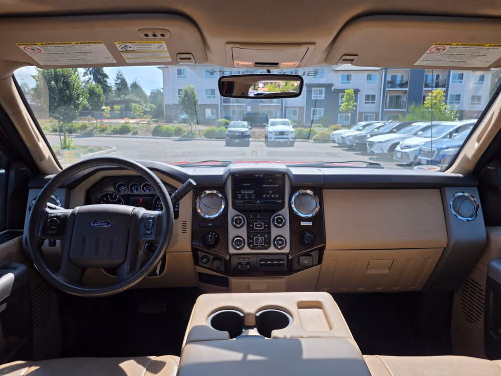 2015 Ford F-250 Super Duty Lariat Crew Cab Image 14