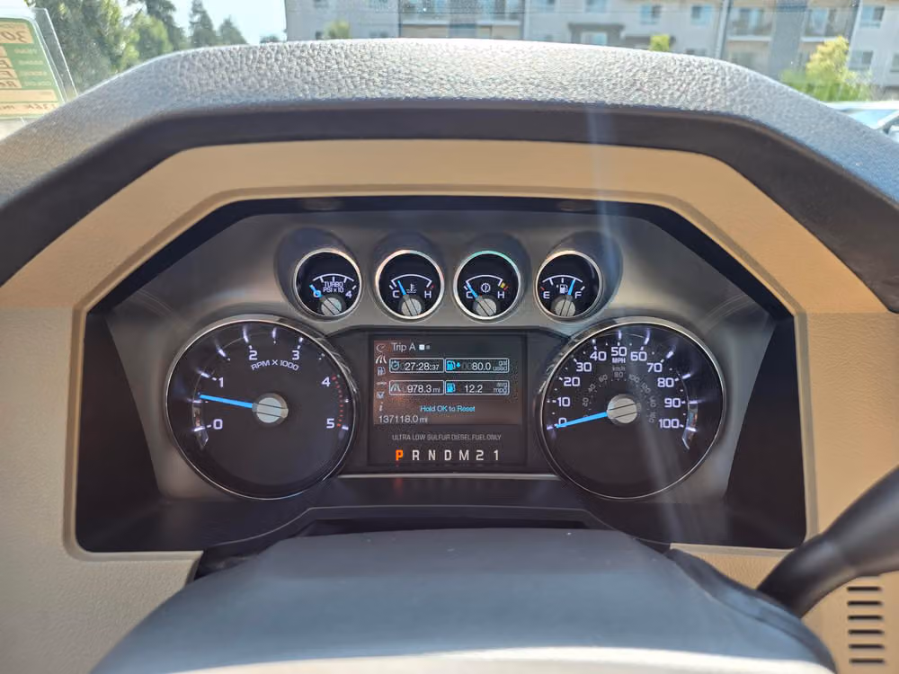 2015 Ford F-250 Super Duty Lariat Crew Cab Image 15