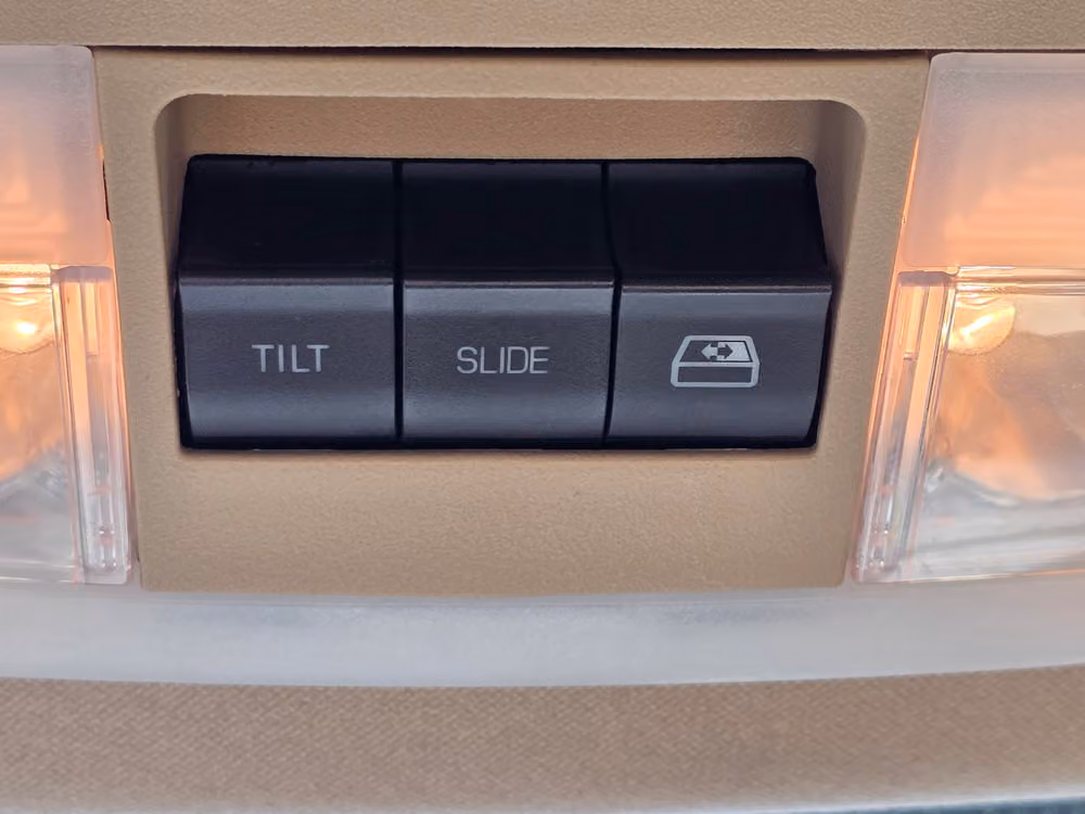 2015 Ford F-250 Super Duty Lariat Crew Cab Image 22