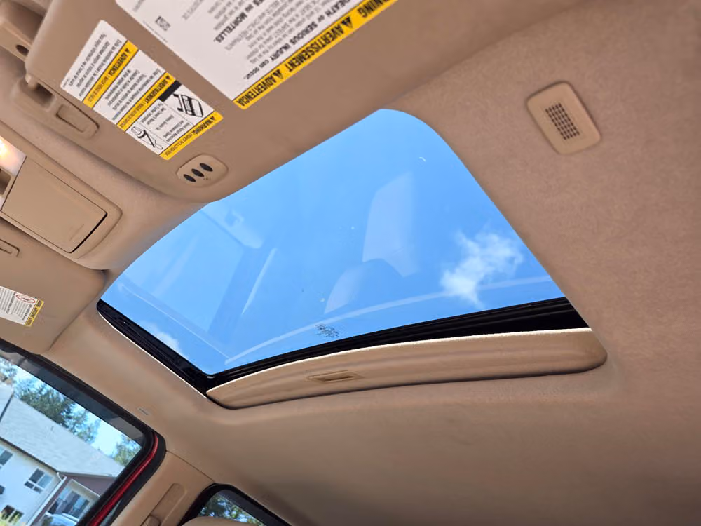 2015 Ford F-250 Super Duty Lariat Crew Cab Image 21