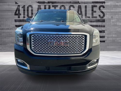 2016 GMC Yukon Denali Lower Image 3