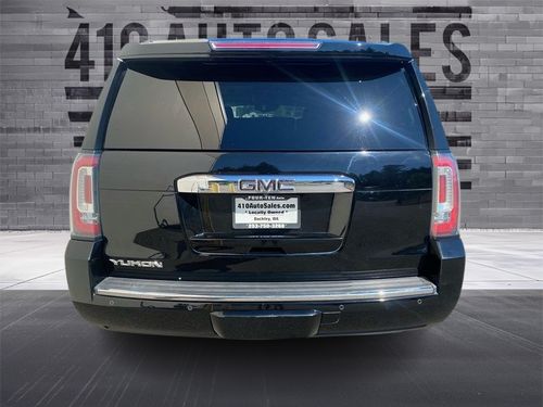 2016 GMC Yukon Denali Lower Image 2