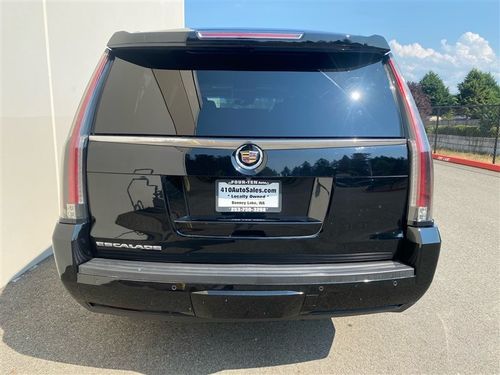 2015 Cadillac Escalade ESV Premium Lower Image 2
