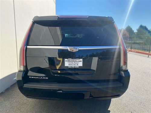 2017 Cadillac Escalade ESV Luxury Lower Image 2