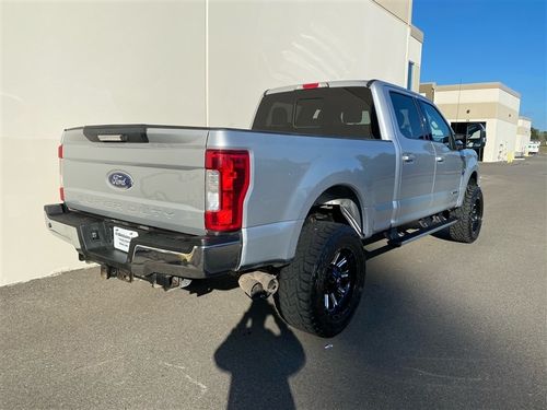 2017 Ford F-350 Super Duty SUPER DUTY LARIAT 4X4 Crew Cab Lower Image 1
