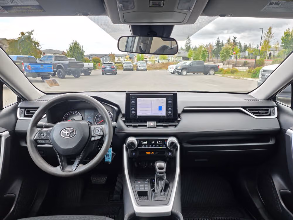 2021 Toyota RAV4 LE Image 12