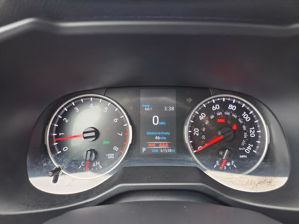 2021 Toyota RAV4 LE Image 14
