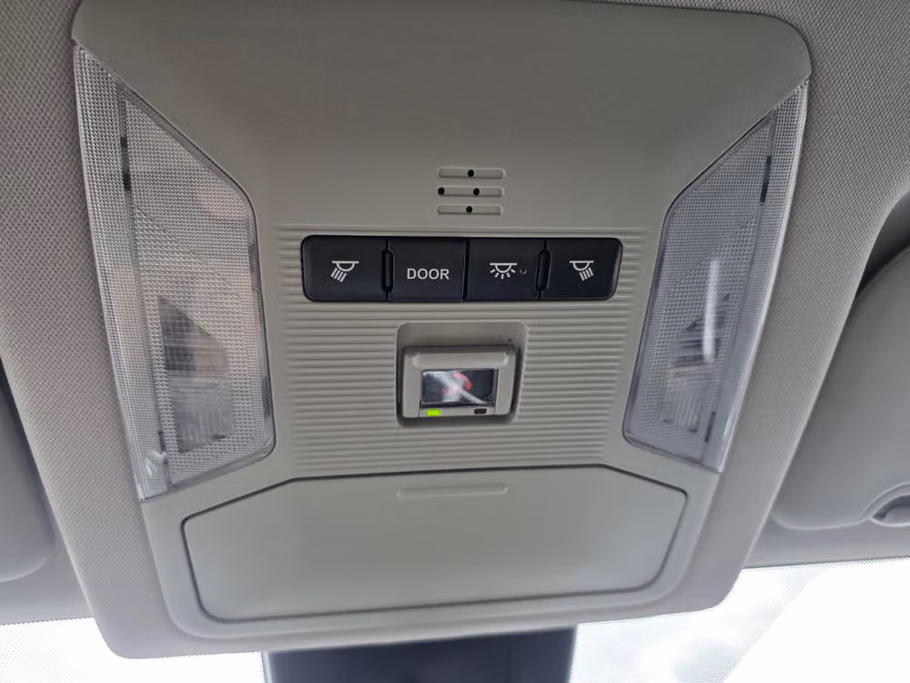 2021 Toyota RAV4 LE Image 19