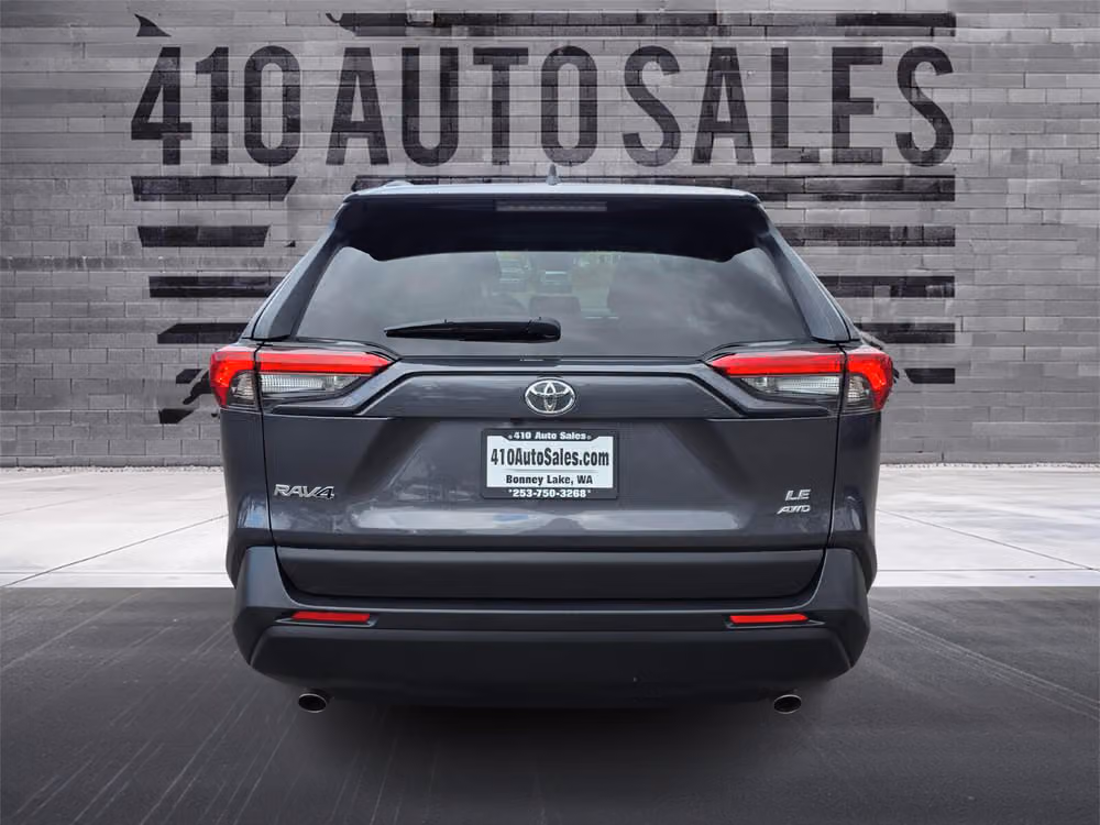 2021 Toyota RAV4 LE Image 5