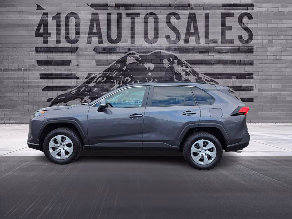2021 Toyota RAV4 LE Image 9