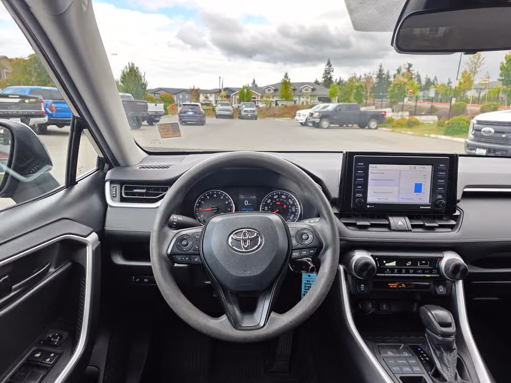2021 Toyota RAV4 LE Image 13