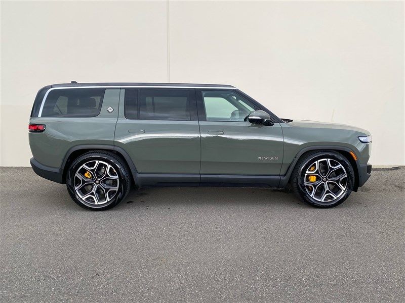 2023 Rivian R1S Launch Edition photo 2