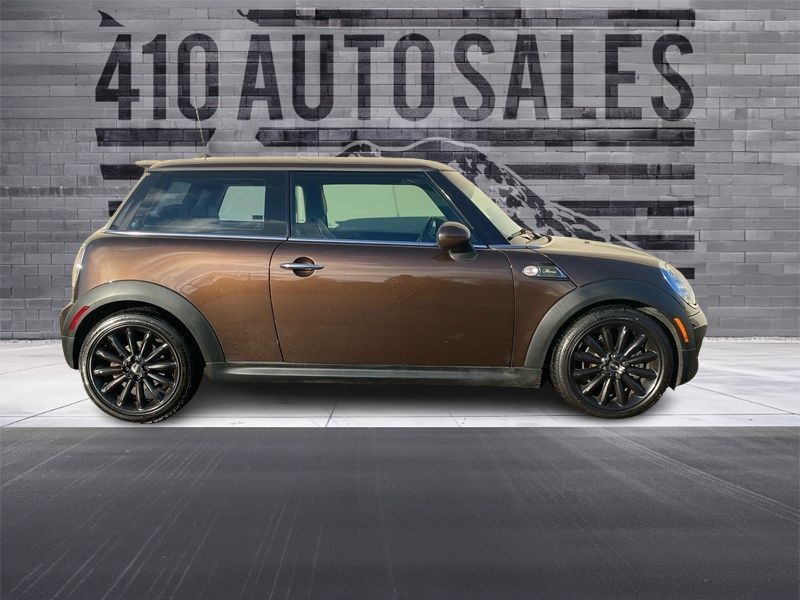 2010 Mini Cooper S photo 2