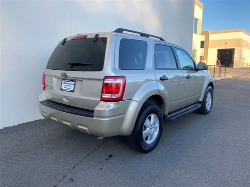 2010 Ford Escape XLT Lower Image 1