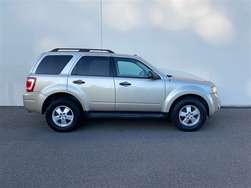 2010 Ford Escape XLT Upper Image 2