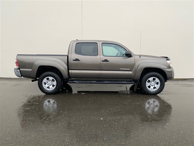 2014 Toyota Tacoma SR5 4X4 Double Cab Upper Image 2