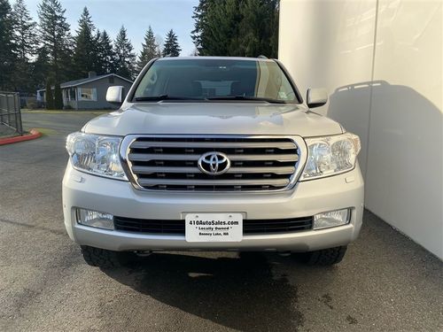 2011 Toyota Land Cruiser Base Lower Image 3