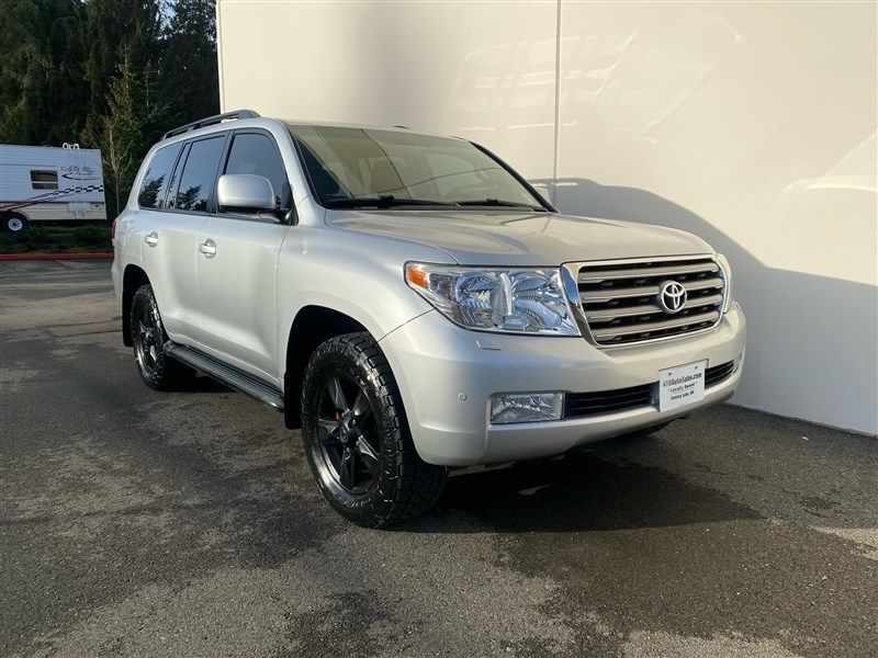 2011 Toyota Land Cruiser Base Upper Image 1