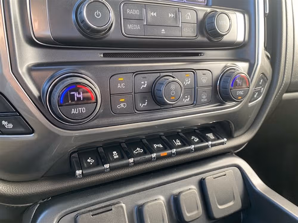 2018 Chevrolet Silverado 2500HD 2500 HEAVY DUTY LTZ 4X4 *LONG BED* Crew Cab Image 17