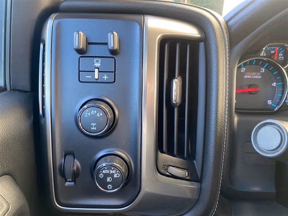 2018 Chevrolet Silverado 2500HD 2500 HEAVY DUTY LTZ 4X4 *LONG BED* Crew Cab Image 21