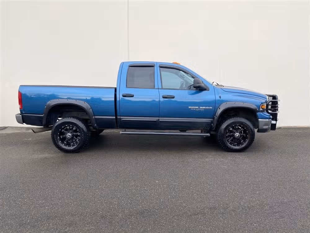 2005 Dodge Ram 3500 SLT 4X4 Quad Cab Image 2