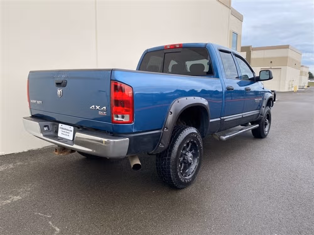 2005 Dodge Ram 3500 SLT 4X4 Quad Cab Image 3