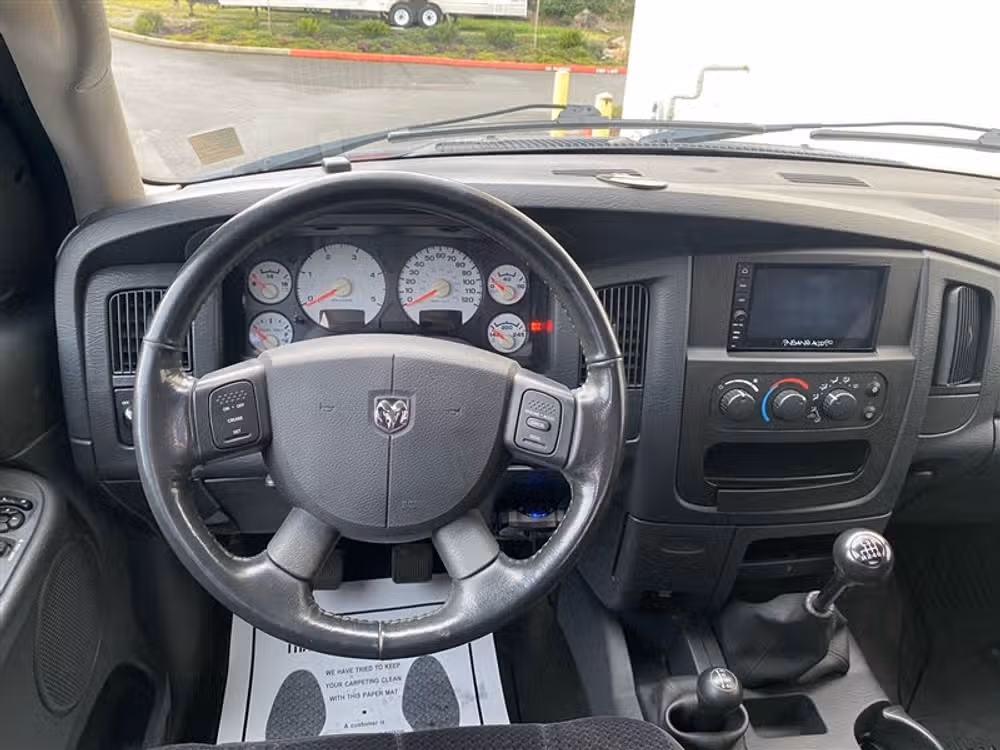 2005 Dodge Ram 3500 SLT 4X4 Quad Cab Image 12
