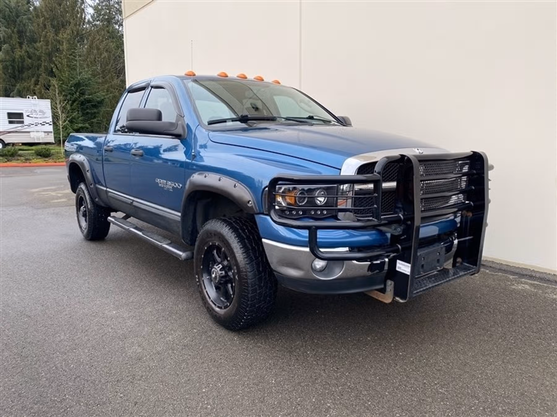 2005 Dodge Ram 3500 SLT 4X4 Quad Cab Image 1