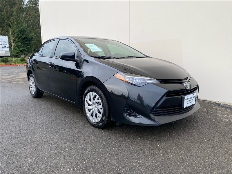 2017 Toyota Corolla LE Upper Image 1