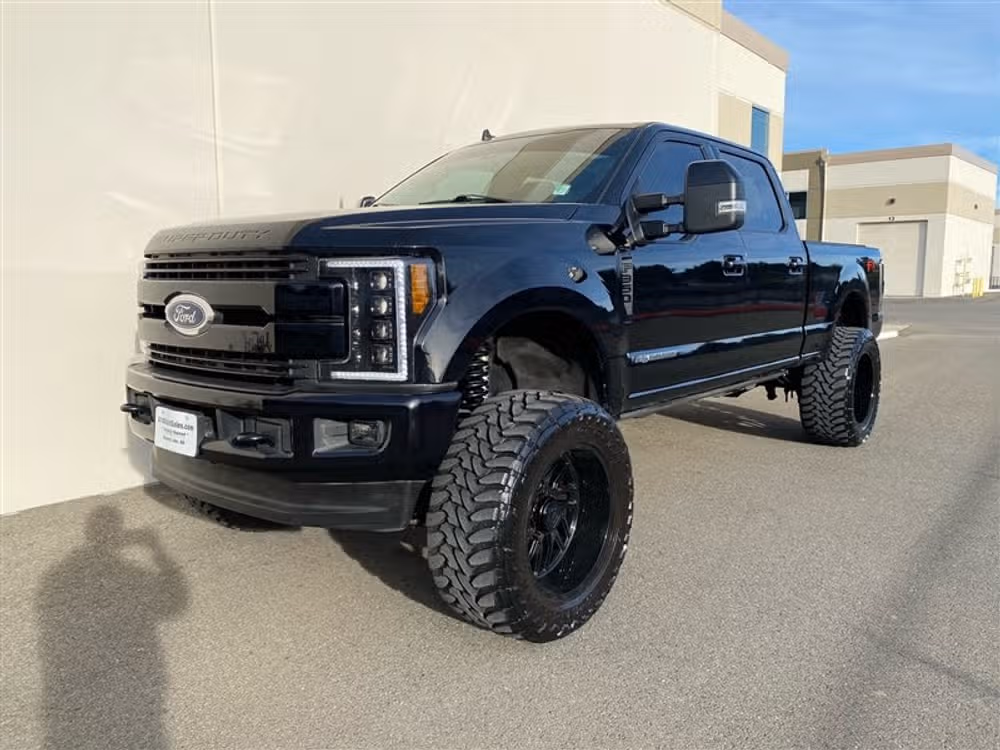 2019 Ford F-350 Super Duty SUPER DUTY LARIAT 4X4 *LIFTED* Crew Cab Image 6