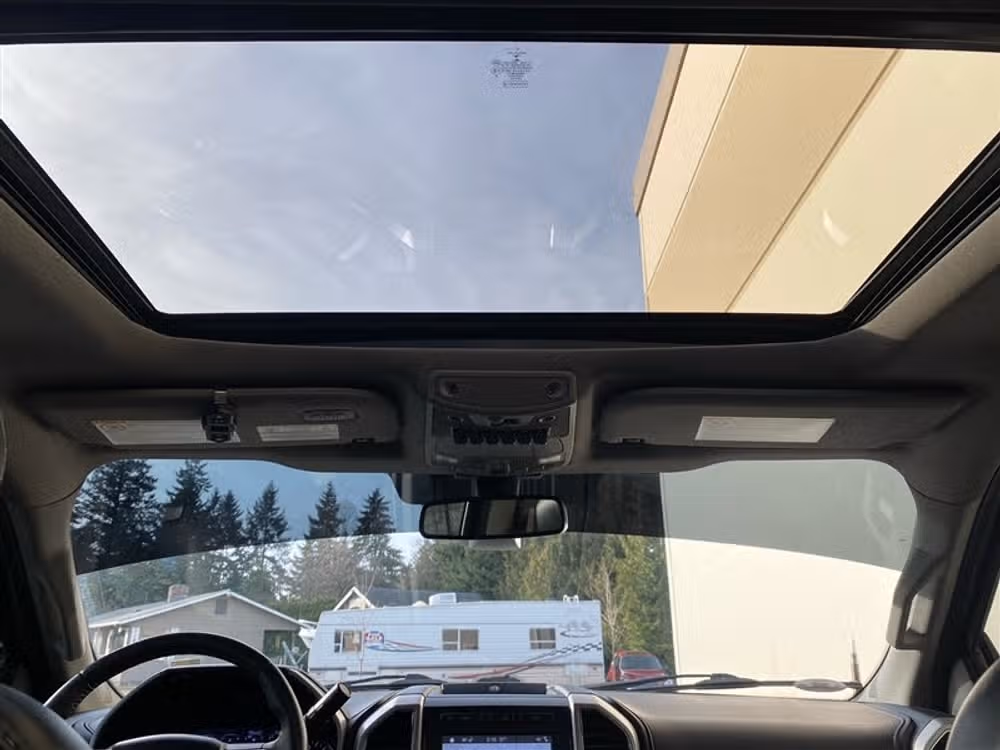 2019 Ford F-350 Super Duty SUPER DUTY LARIAT 4X4 *LIFTED* Crew Cab Image 30
