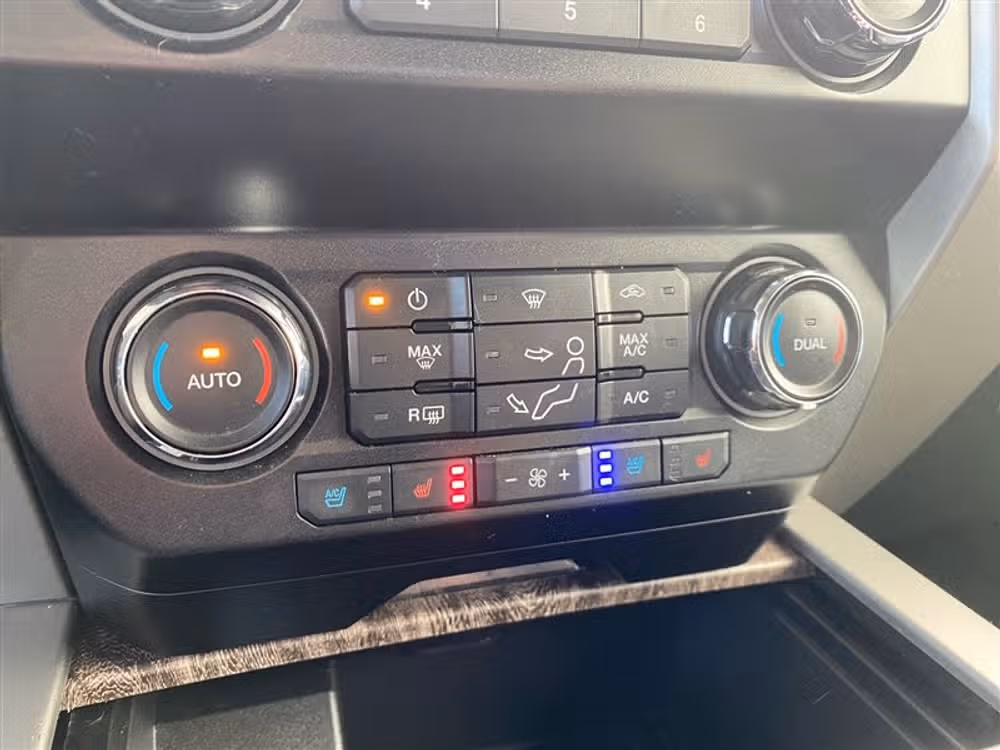 2019 Ford F-350 Super Duty SUPER DUTY LARIAT 4X4 *LIFTED* Crew Cab Image 20