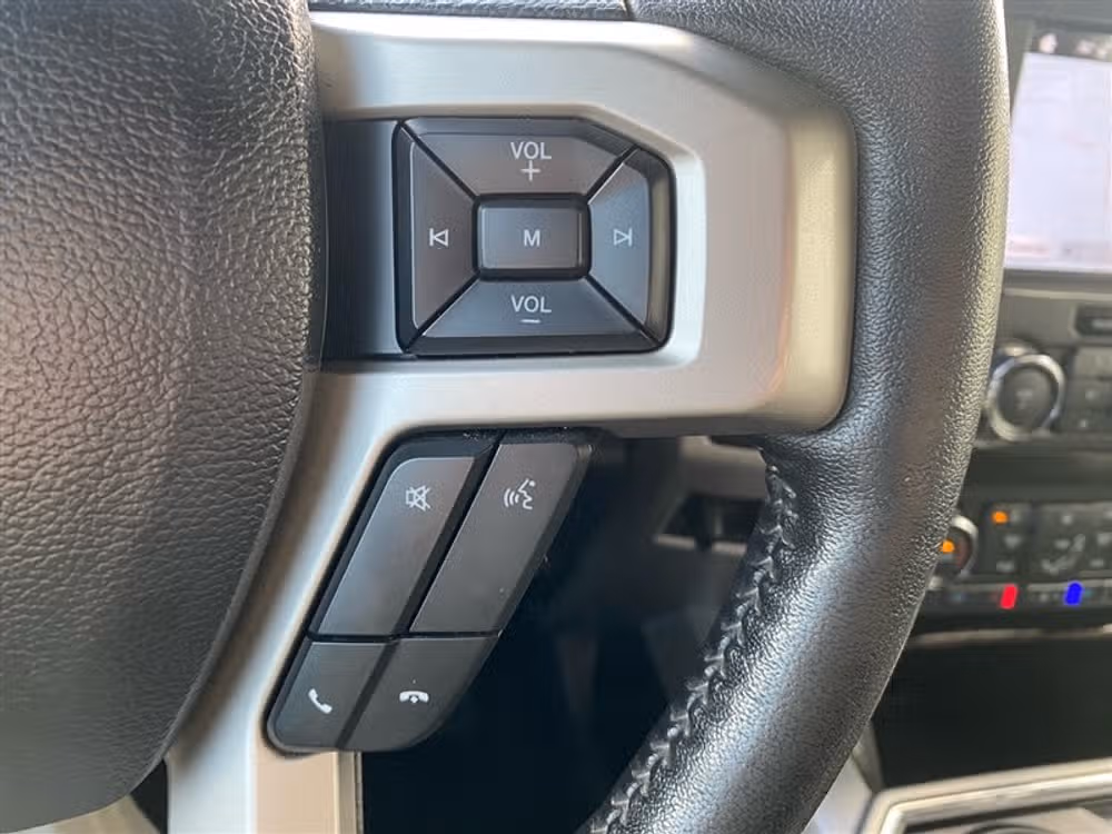 2019 Ford F-350 Super Duty SUPER DUTY LARIAT 4X4 *LIFTED* Crew Cab Image 26