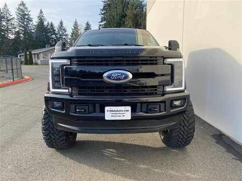 2019 Ford F-350 Super Duty SUPER DUTY LARIAT 4X4 *LIFTED* Crew Cab Lower Image 3
