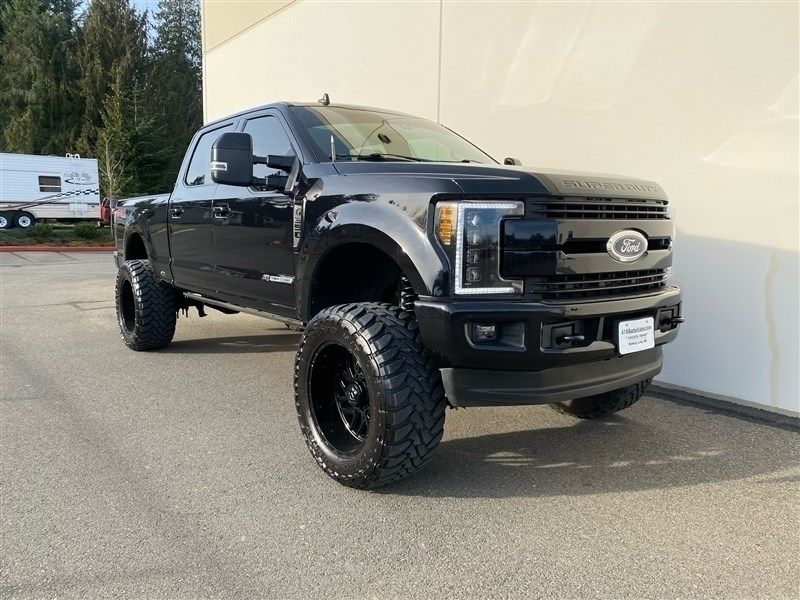 2019 Ford F-350 Super Duty SUPER DUTY LARIAT 4X4 *LIFTED* Crew Cab Upper Image 1